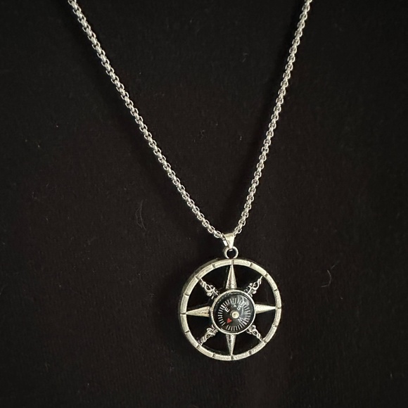 REAL working Compass Pendant Necklace, in GIFT BOX Casual Leisure Fashion - Picture 10 of 16